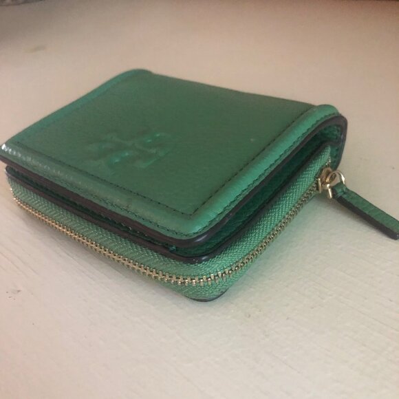 Tory Burch Thea Mini Pebbled Leather Bifold Wallet - Picture 11 of 11